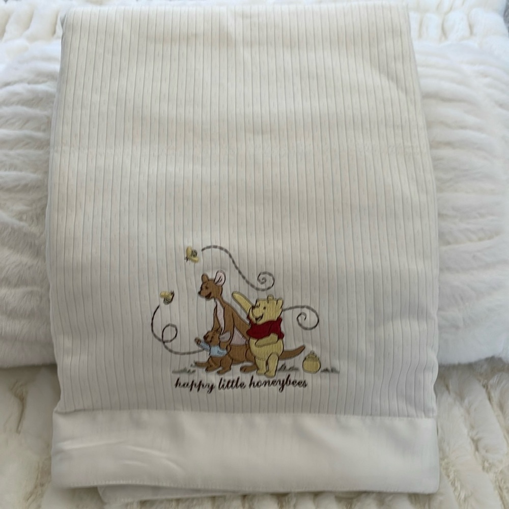 NWT UNISEX Walt Disney Winnie the Pooh blanket 31x31 inch. Cream color